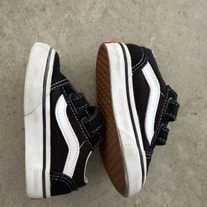 Vans Kids Black & White Old Skool Velcro Sneakers